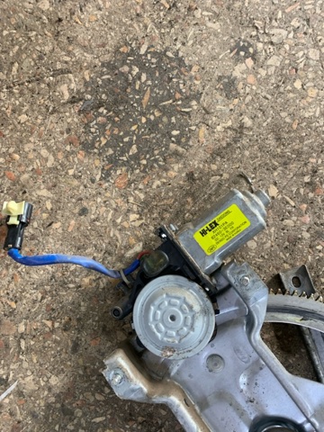 Мотор склопідйомника дверей передніх, правих 824603E000 HYUNDAI