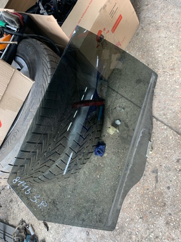 Скло задньої двері правої 834212P010 HYUNDAI