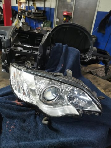 Права блок фара 84001AG380 SUBARU