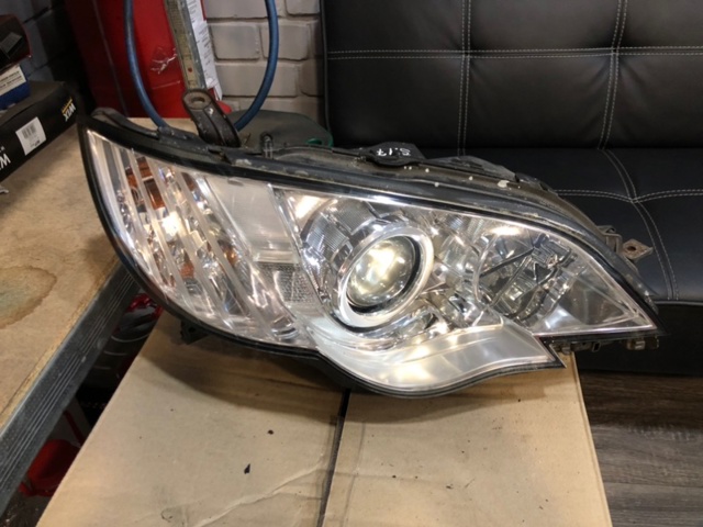 Фара правая 84001AG381 SUBARU