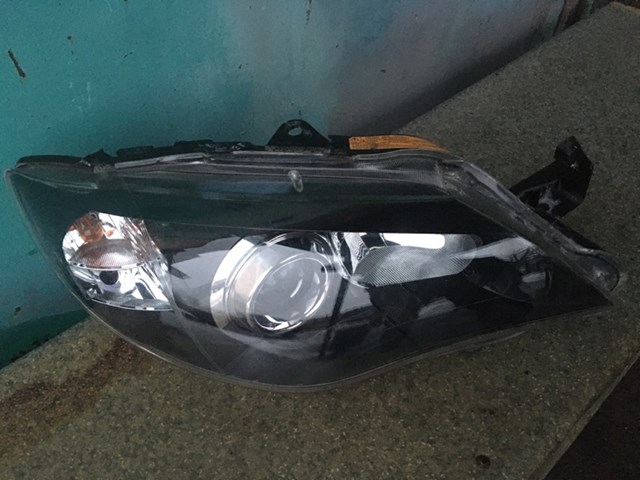 Права блок фара 84001FG300 SUBARU