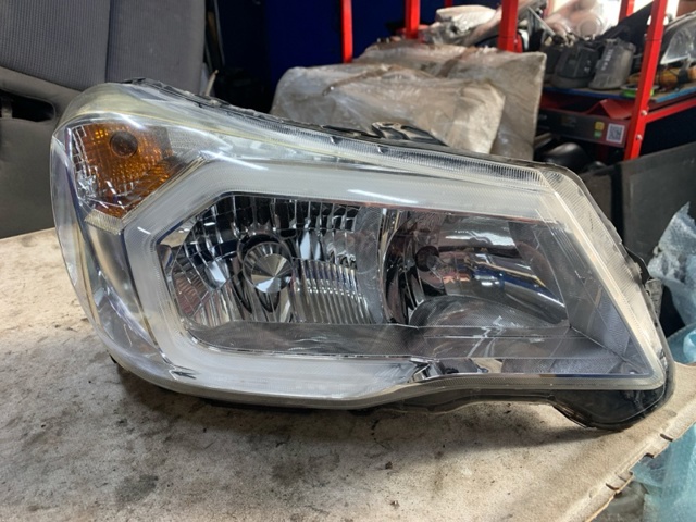 Права блок фара 84002SG020 SUBARU