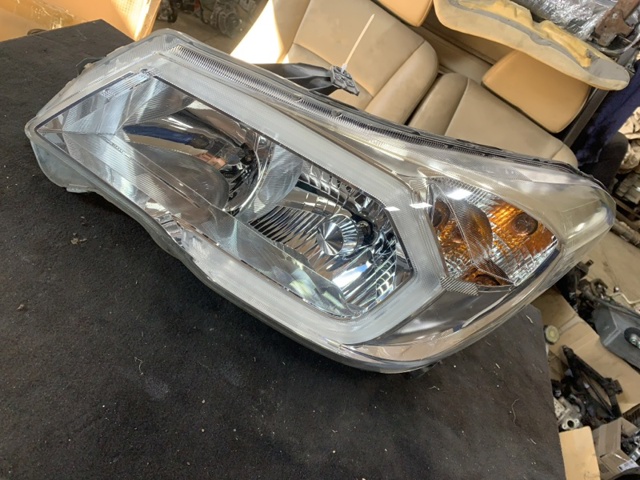 Блок фара ліва 84002SG030 SUBARU