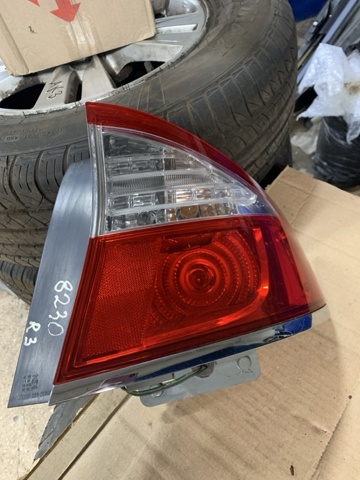 Ліхтар задній правий 84201AG260 SUBARU