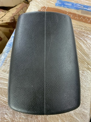 Підлокітник центральній консолі 846602P100VA HYUNDAI