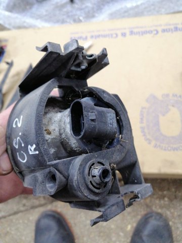 Кронштейн кріплення протитуманной фари, правої 84927AG220 SUBARU