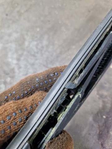 Важіль-поводок склоочисника заднього скла 86532FG080 SUBARU
