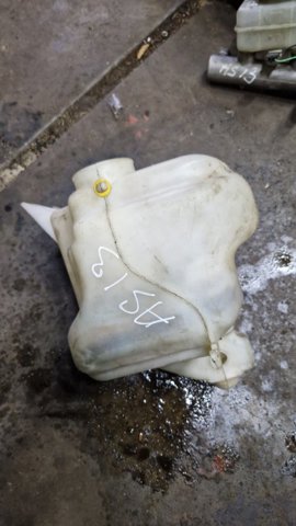 Водяний бачок омивача скла 86610SA020 SUBARU