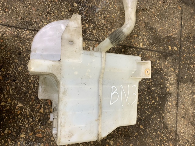 Бачок склоомивача 86610SA071 SUBARU