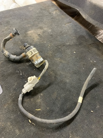Насос омивача скла переднього 86611FE030 SUBARU
