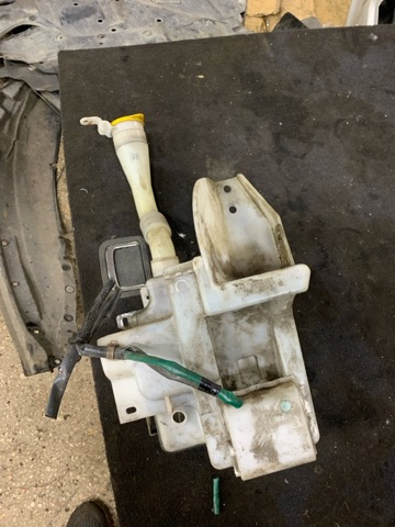 Бачок для омивайки 86631SA040 SUBARU