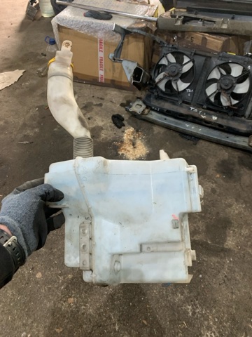 Бачок склоомивача 86631SC030 SUBARU