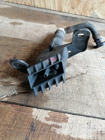 Сопло омивача фари передньої, лівої 86636FG010 SUBARU