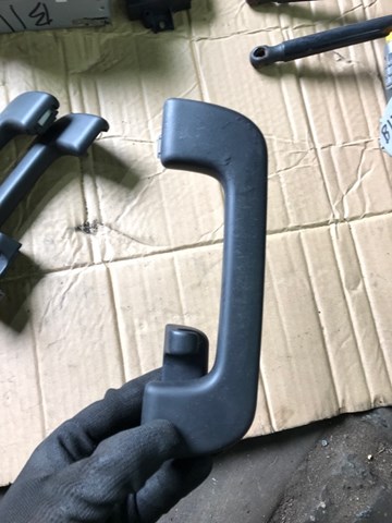 Поручні (тримачі) і гачок для одягу 8K0857607C4PK VAG