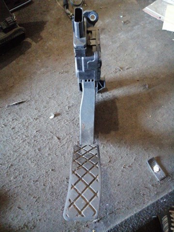 Підаль газу 8K1723523A VAG