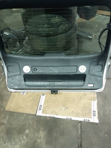 Пластик п'ятих дверей 8K98679794PK VAG