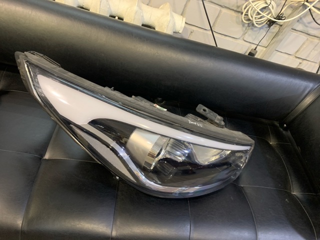 Фара передня права 921022S610 HYUNDAI