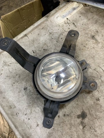 Туманка права 922022Y000 HYUNDAI