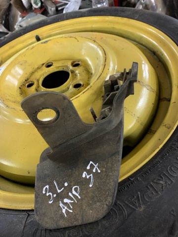 Щиток брудозахисний заднього крила, передній лівий 96054AG010 SUBARU