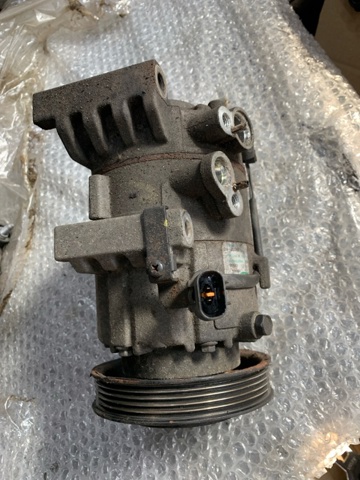 Компресор кондиціонера 97701A6700 HYUNDAI