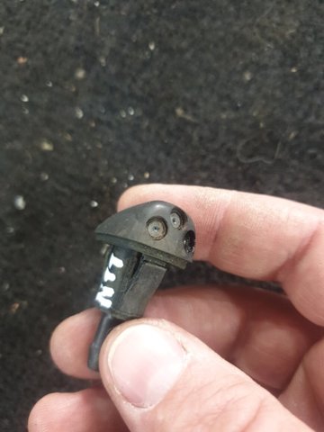 Форсунка омивача скла лобового, ліва 986303E100 HYUNDAI