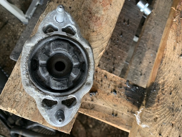 Опора стійки амортизатора заднього A2043201073 MERCEDES