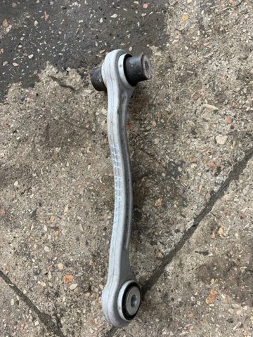Балансир задній правий A2053506603 MERCEDES