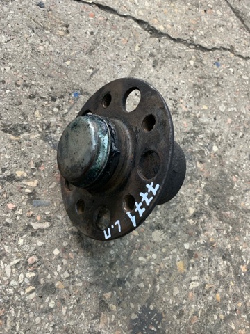 Маточина колеса передня A2123300025 MERCEDES