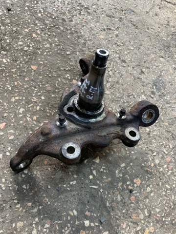Кулак поворотний передній правий A2123320800 MERCEDES