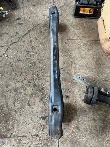 Швелер бампера A2126100714 MERCEDES