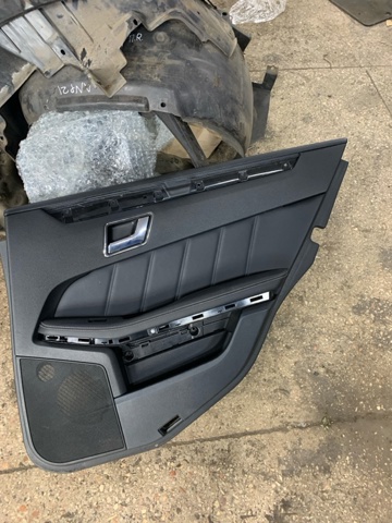 Картки обшивки задніх дверей правих A21273002709G50 MERCEDES