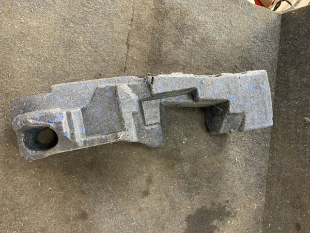 Наповнювач бампера переднього A2128852037 MERCEDES