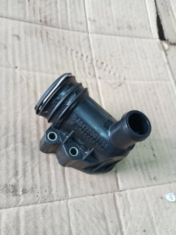 Фланець системи охолодження (трійник) A6422001156 MERCEDES