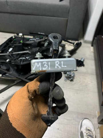 Обмежувач відкриття дверей, задній GHP972270A MAZDA