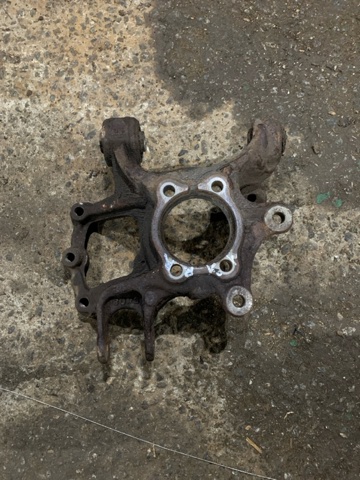 Кулак поворотний правий GHR12611XB MAZDA