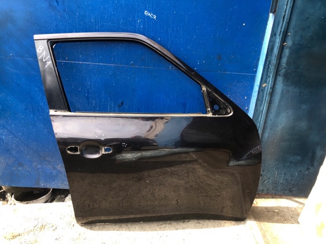 Пасажирські передні двері H0100BA6MA NISSAN