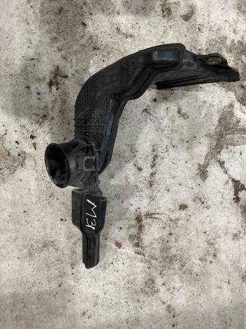 Повітроприймач SH0513200A MAZDA