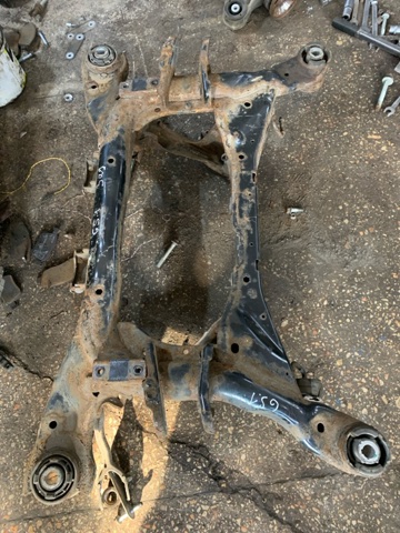 Балка задньої підвіски поперечна T4N13504 JAGUAR