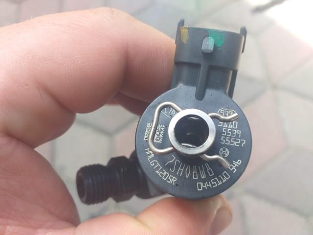 Форсунка дизельна в зборі, розпилювач + тримач 0445110546 BOSCH