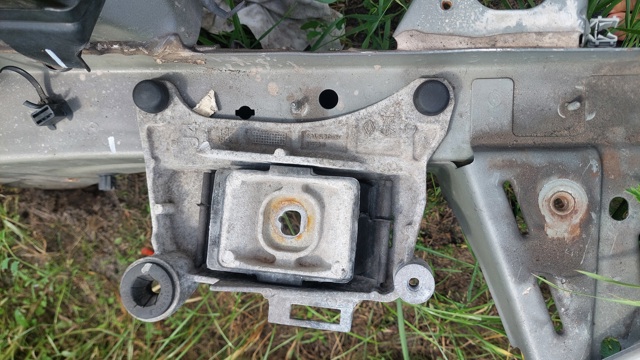 Подушка (опора) двигуна, ліва 112200015R RENAULT