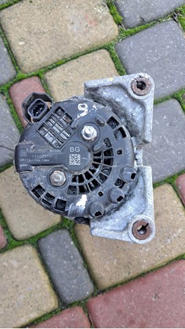 Авто генератор 13595629 GM
