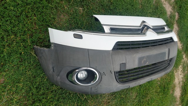 Решітка радіатора 1608354480 PEUGEOT