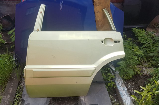 Двері задні, ліві Ford Fusion