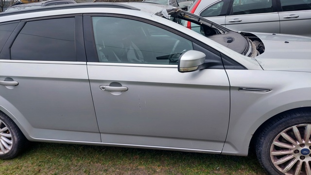 Пасажирські передні двері Ford Mondeo 4