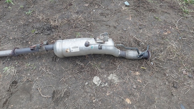 Глушник передній 200101KB0A NISSAN