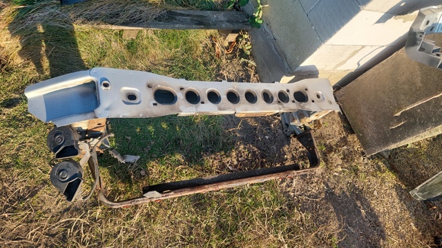 Шина бампера переднього 2439074 FORD