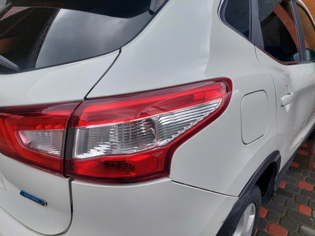Задній правий зовнішній ліхтар 265504EA0A NISSAN