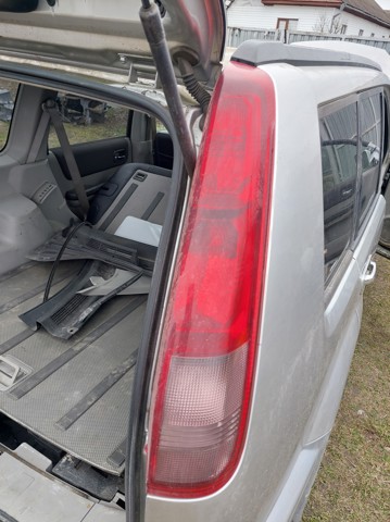 Ліхтар задній правий 265548H300 NISSAN