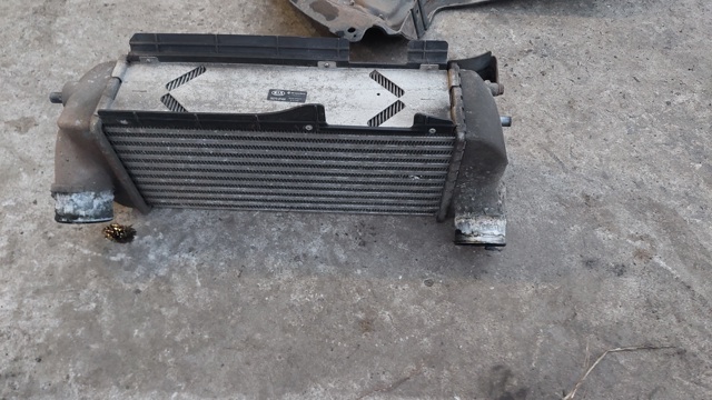 Охолоджувач наддувочного повітря 282712F450 HYUNDAI