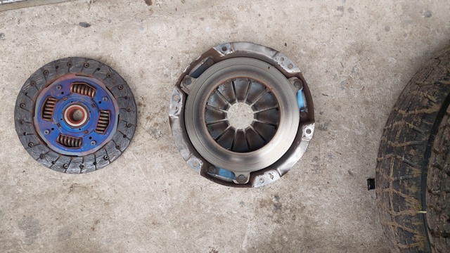 Комплект зчеплення  302101HC0A NISSAN
